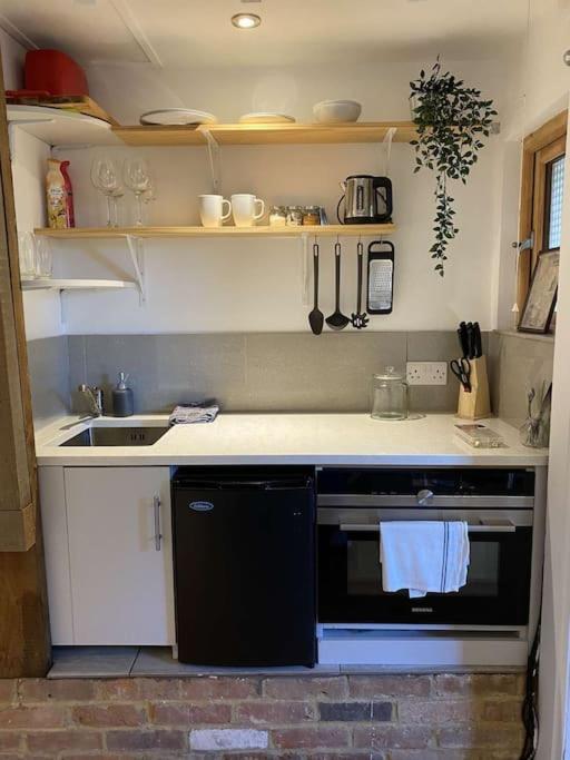 Watlington  Cosy 1 Bedroom Country Lodge With Free Parking מראה חיצוני תמונה