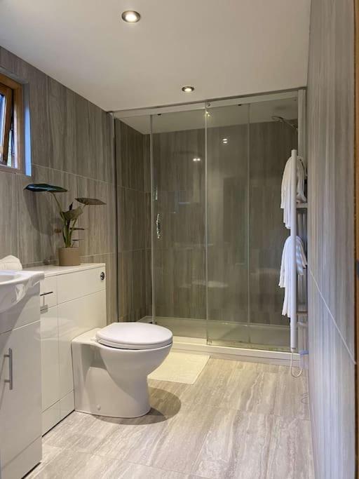 Watlington  Cosy 1 Bedroom Country Lodge With Free Parking מראה חיצוני תמונה